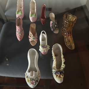 10 Vintage miniature shoe collectables